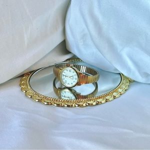 Antique gold timex analogue watch!💌